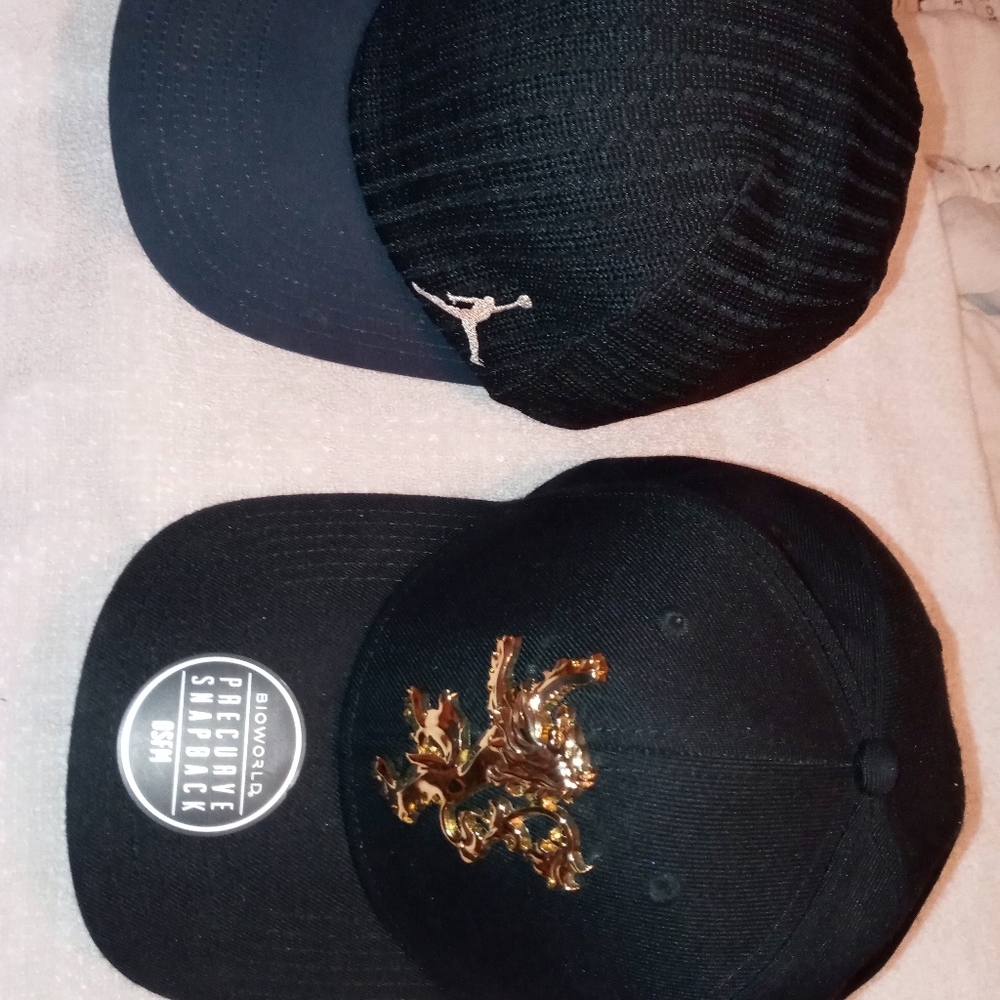Game of thrones hat GOLD & BLACK/ vintage redskins hats